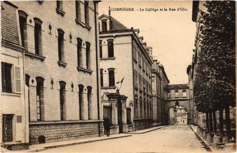Carte postale ancienne Compiegne Le College Rue d'Ulm