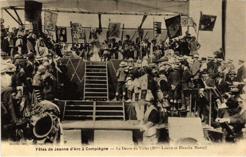 Carte postale ancienne Compiegne Fetes de Jeanne d'Arc Danse au Virlet