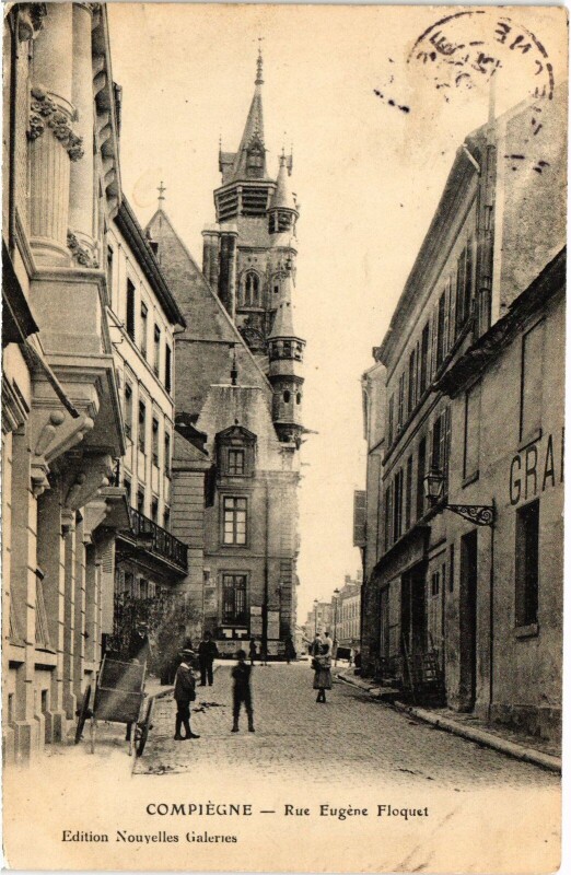 Carte postale ancienne Compiegne Rue Eugene Floquet