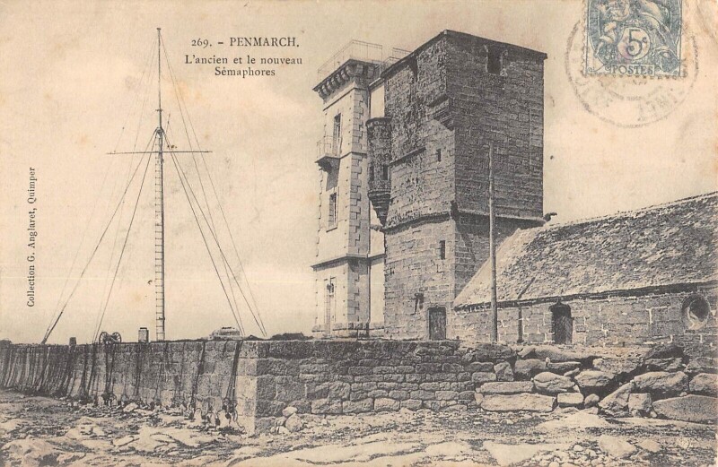 Carte postale ancienne Penmarch - L'Ancien Rempart Et Le Nouveau Semaphores à Penmarch
