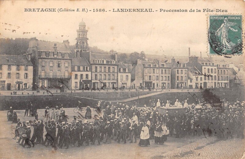 Carte postale ancienne Landerneau - Procession De La Fete Dieu à Landerneau