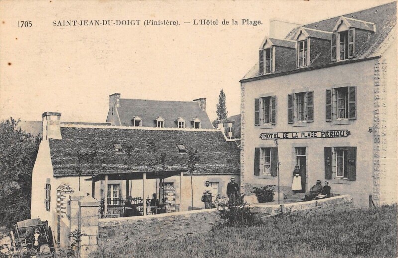 Carte postale ancienne Saint Jean Du Doigt - L'Hotel De La Plage à Saint-Jean-du-Doigt