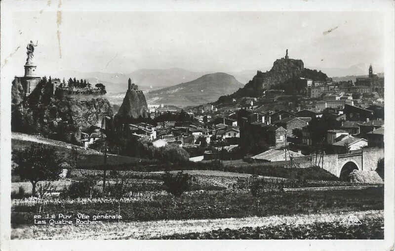 Carte postale ancienne Le Puy - Vue générale - Les Quatre Rochers au Puy-en-Velay