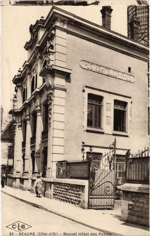 Carte postale ancienne Beaune Nouvel Hostes des Postes France à Beaune