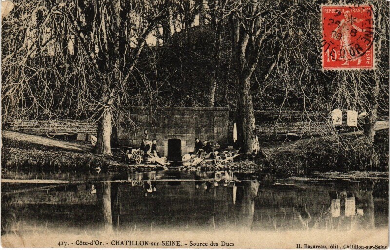 Carte postale ancienne Chatillon-sur-Seine Source des Ducs France