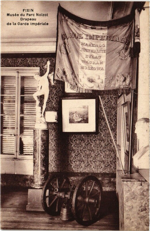 Carte postale ancienne Fixin Musee du Parc Noizot Drapeau France à Fixin