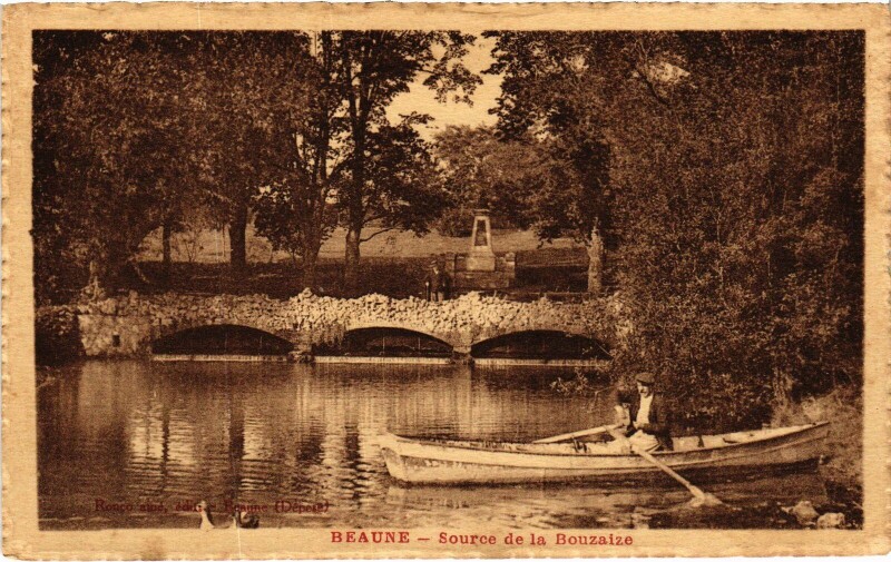 Carte postale ancienne Beaune Source de la Bouzaize France à Beaune