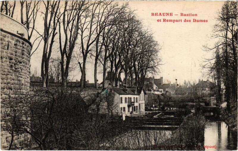 Carte postale ancienne Beaune Bastion et Rempart des Dames France à Beaune