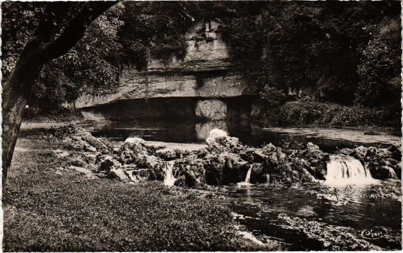 Carte postale ancienne Chatillon s Seine Sources de la Doiux France