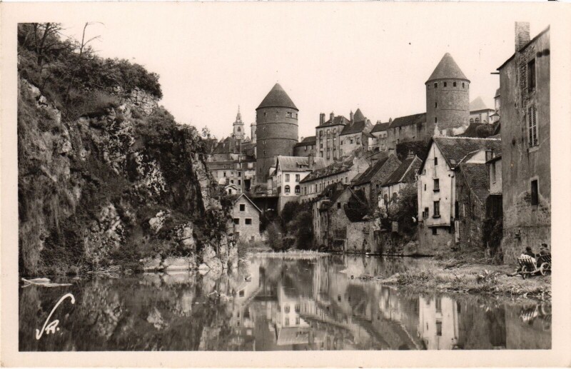 Carte postale ancienne Semur Le Caron France