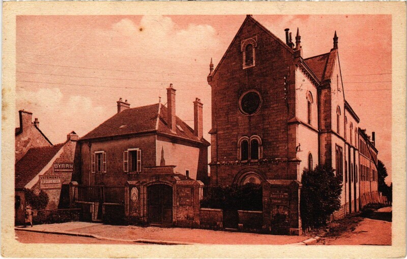 Carte postale ancienne Saulieu Ecole Primaire France à Saulieu