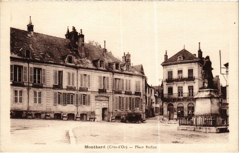 Carte postale ancienne Montbard Place Buffon France à Buffon