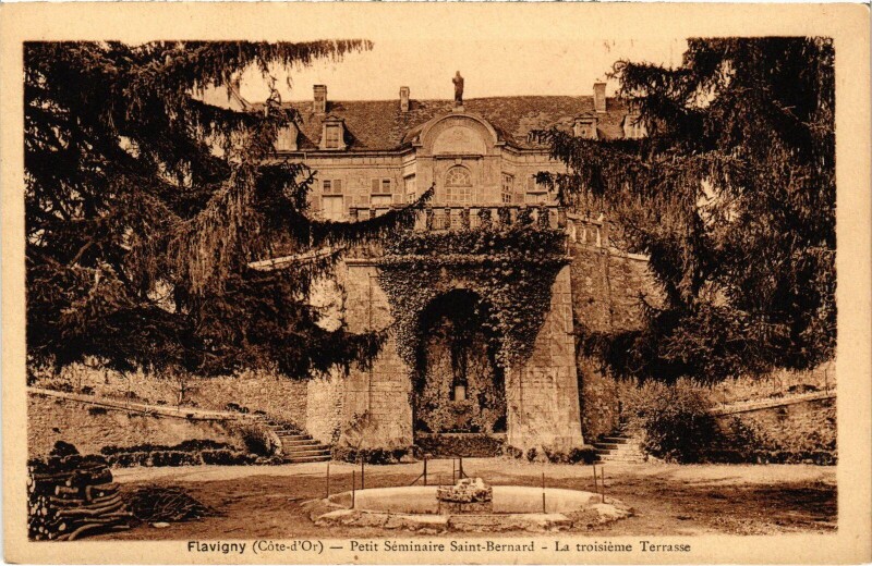Carte postale ancienne Flavigny Petit Seminaire Saint-Bernard France à Saint-Bernard