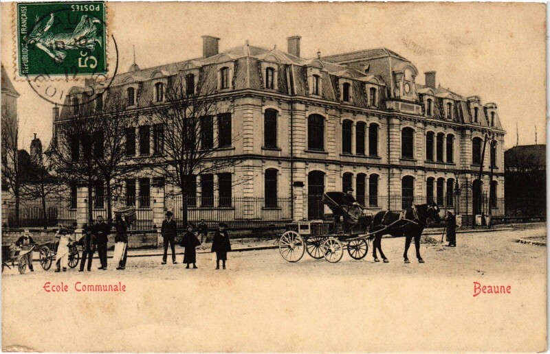 Carte postale ancienne Beaune Ecole Communale France à Beaune