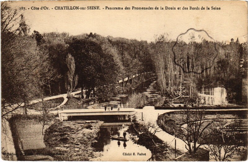 Carte postale ancienne Chatillon-sur-Seine Panorama des Promenades de la Douix France