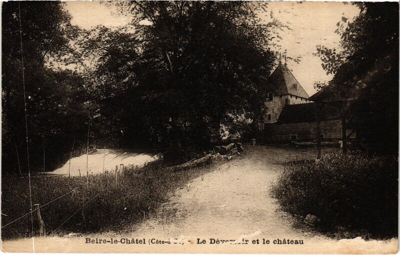 Carte postale ancienne Beire-le-Chatel Le Deversoir et le Chateau France