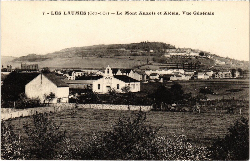 Carte postale ancienne Les Laumes Le Mont Auxois et Alesia France