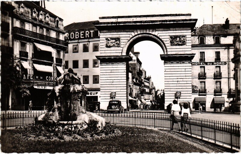 Carte postale ancienne Dijon La Porte Guillaume France à Dijon