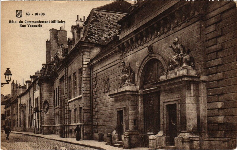 Carte postale ancienne Dijon Hotel du Commandement Militaire France à Dijon