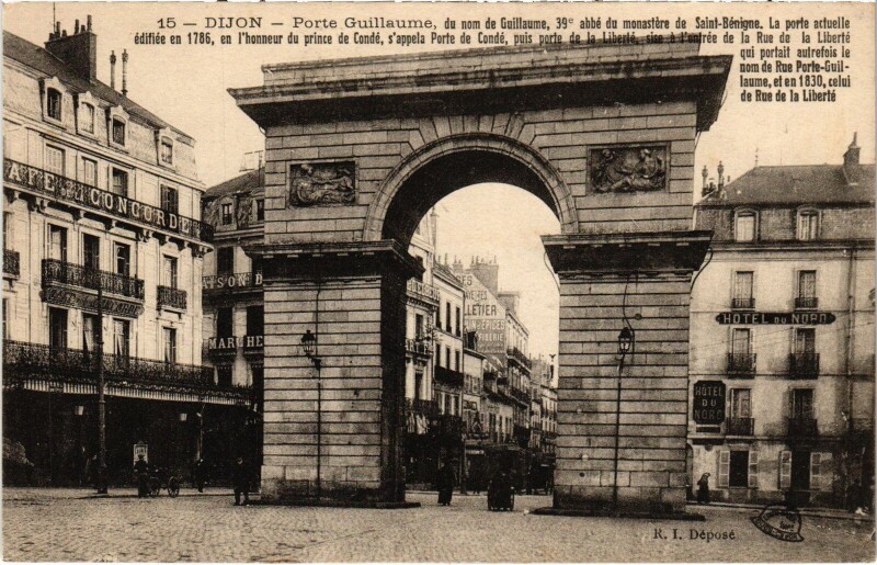 Carte postale ancienne Dijon Porte Guillaume-Place Darcy France à Dijon