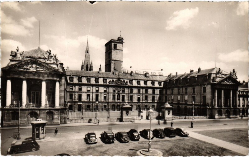 Carte postale ancienne Dijon L'Hotel de Ville,ancien Palais France à Dijon
