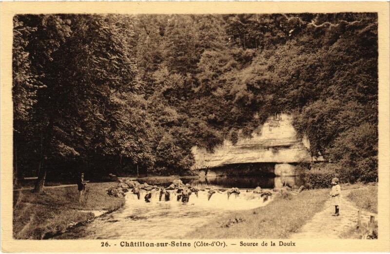 Carte postale ancienne Chatillon s Seine Source de la Douix France