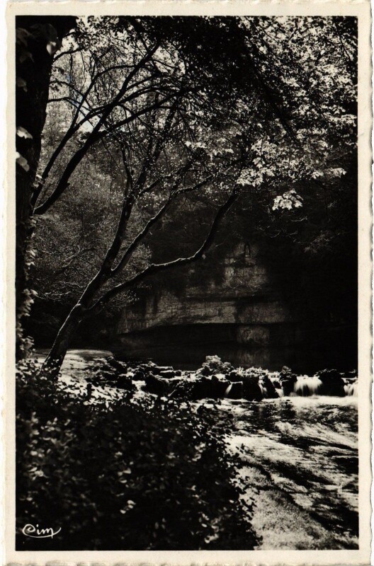 Carte postale ancienne Chatillon s Seine Source de la Douix France