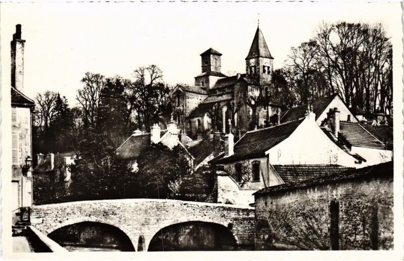 Carte postale ancienne Chatillon s Seine Le Perthuis aux Loups et l'Eglise France
