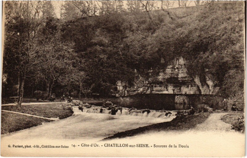 Carte postale ancienne Chatillon s Seine Sources de la Doiux France
