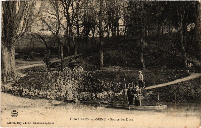 Carte postale ancienne Chatillon s Seine Source de Ducs France