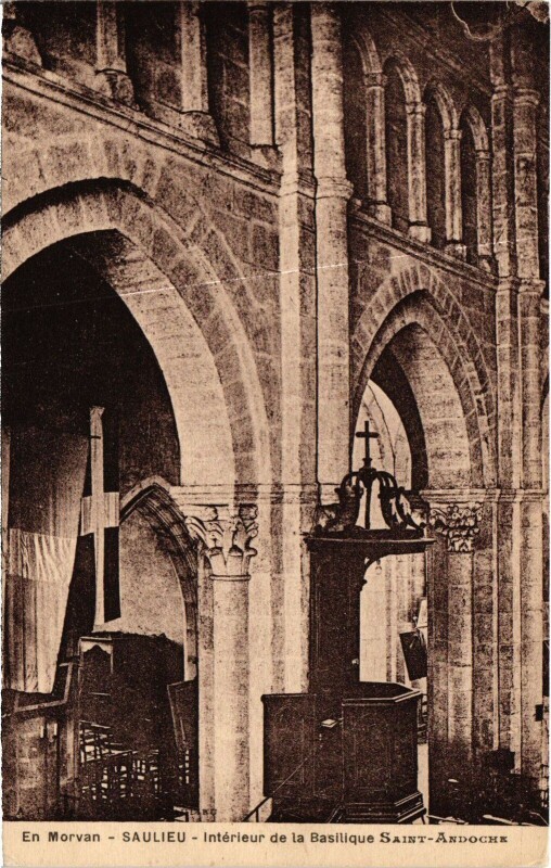 Carte postale ancienne Saulieu Interieur de la Basilique Saint-Andoche France à Saulieu