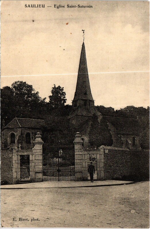 Carte postale ancienne Saulieu Eglise Saint-Saturnin France à Saulieu