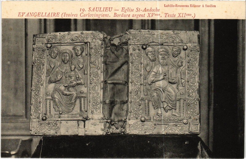 Carte postale ancienne Saulieu Eglise Saint-Andoche France à Saulieu