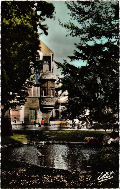 Carte postale ancienne Dijon Place des Ducs de Bourgogne France à Dijon