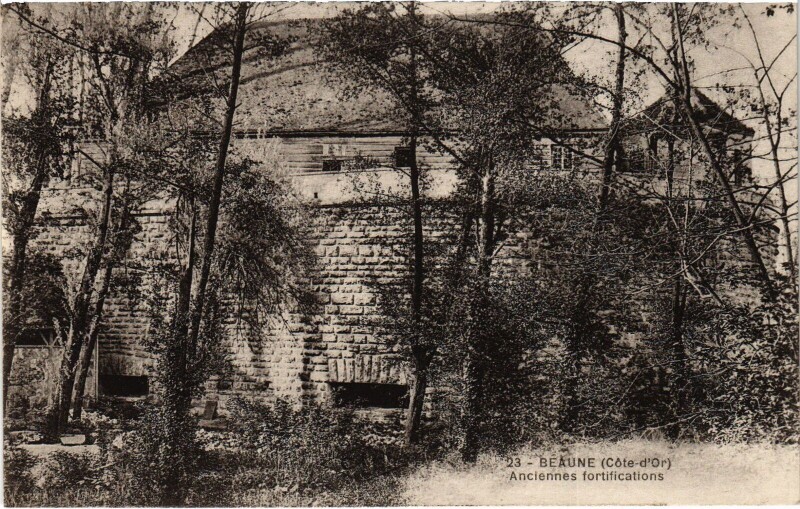 Carte postale ancienne Beaune Anciennes fortifications France à Beaune