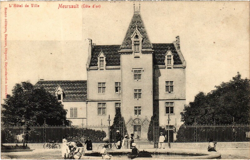 Carte postale ancienne Meursault L'Hotel de Ville France à Meursault