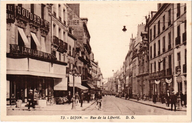 Carte postale ancienne Dijon Rue de la Liberte France à Dijon