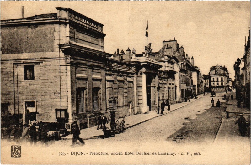 Carte postale ancienne Dijon Prefecture ancien Hotel Bouhier de Lentenay France à Dijon