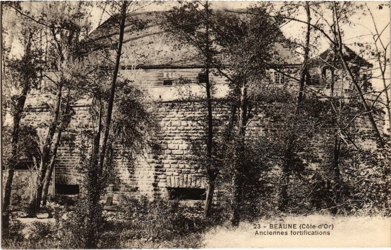 Carte postale ancienne Beaune Anciennes fortifications France à Beaune