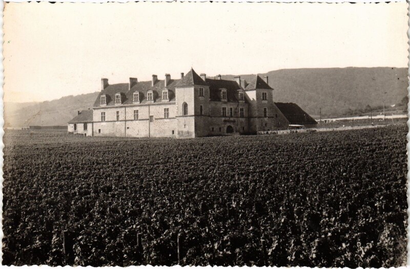 Carte postale ancienne Nuits Saint-Georges Le Clos de Vougeot France à Nuits-Saint-Georges