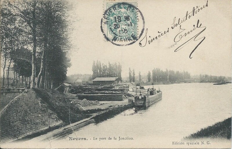 Carte postale ancienne Le Port de la Jonction à Nevers
