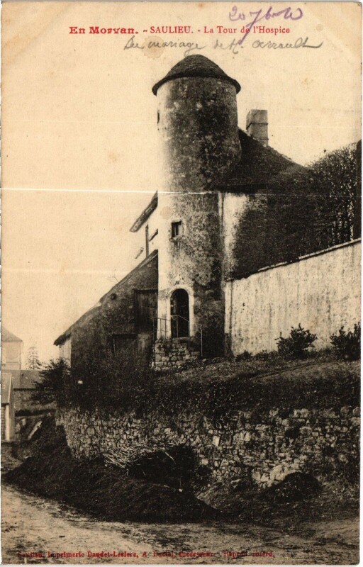 Carte postale ancienne Saulieu La Tour de l'Hospice France à Saulieu