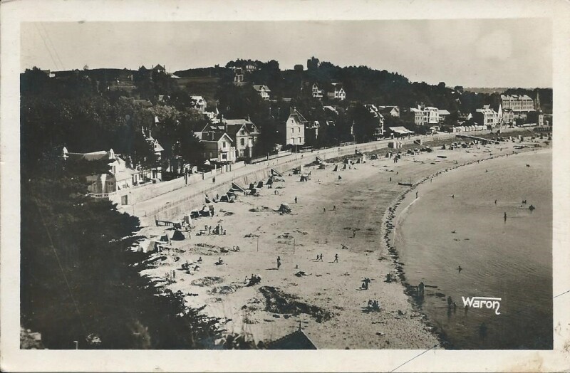 Carte postale ancienne Val André - Un coin de la Plage à Pléneuf-Val-André