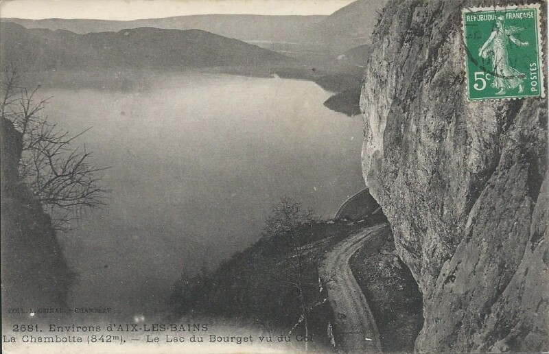 Carte postale ancienne La Chambotte (842 m). Le Lac du Bourget vu du Col à Aix-les-Bains