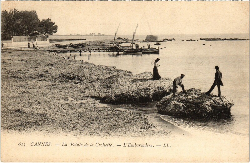 Carte postale ancienne Cannes Pointe de la Croisette Embarcadere à Cannes