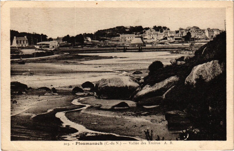 Carte postale ancienne Ploumanac'h Vallée des Troiros