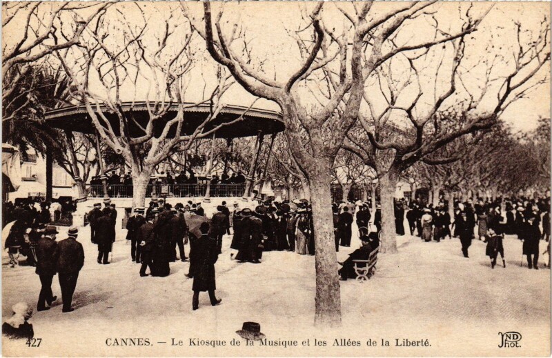 Carte postale ancienne Cannes Le Kiosque de la Musique à Cannes
