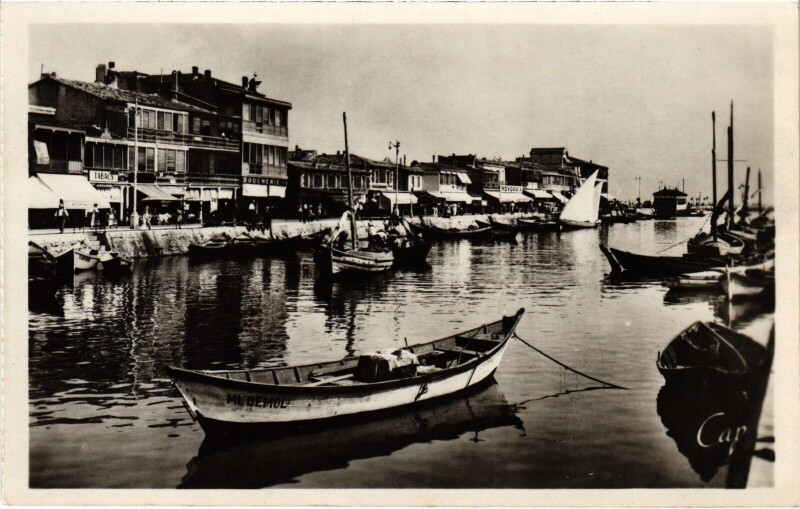 Carte postale ancienne Palavas-les-Flots Rive gauche le Canal à Palavas-les-Flots