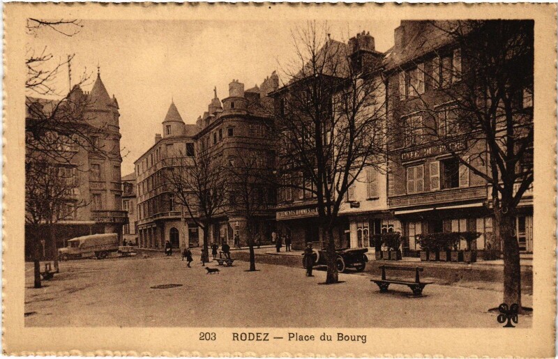 Carte postale ancienne Rodez Place du Bourg à Rodez
