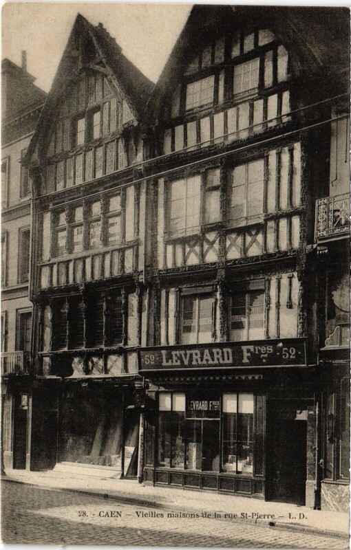 Carte postale ancienne Caen Vieilles maisons rue Saint-Pierre à Maisons